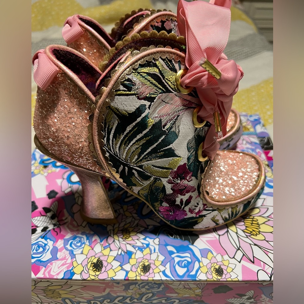 Irregular Choice The baroness in pink sparkles.